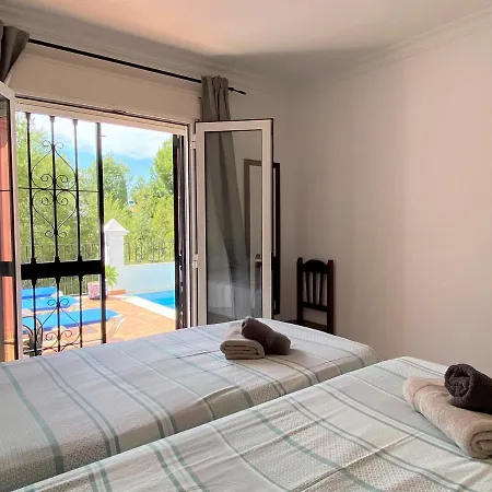 Aljamar 6 Burriana Casasol * Nerja